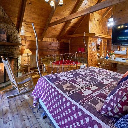 A Cabin In The Woods Pigeon Forge Ngoại thất bức ảnh