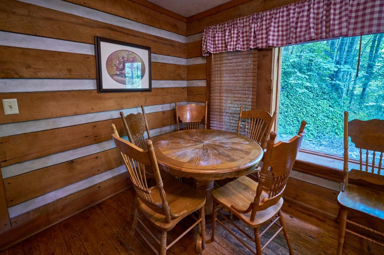 A Cabin In The Woods Pigeon Forge Ngoại thất bức ảnh