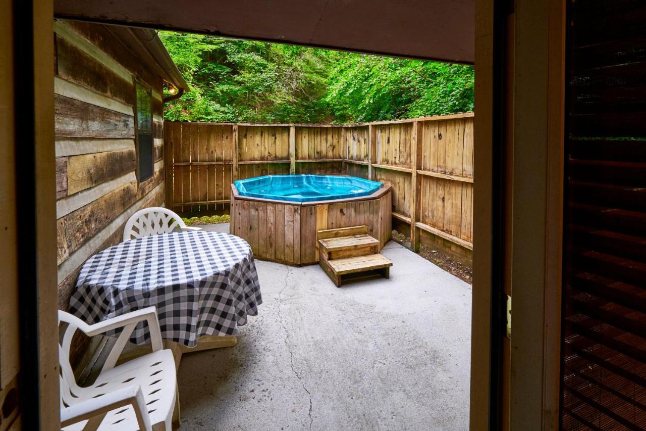 A Cabin In The Woods Pigeon Forge Ngoại thất bức ảnh