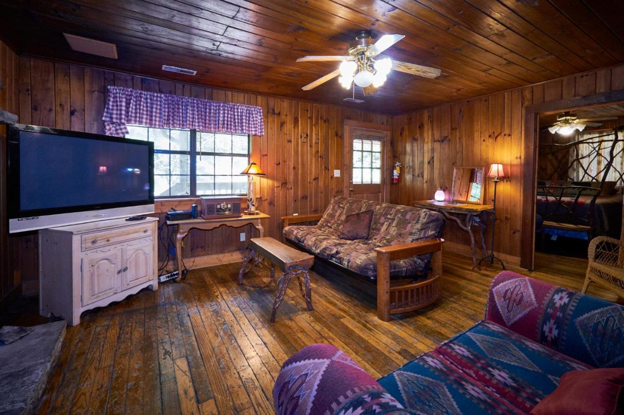 A Cabin In The Woods Pigeon Forge Ngoại thất bức ảnh
