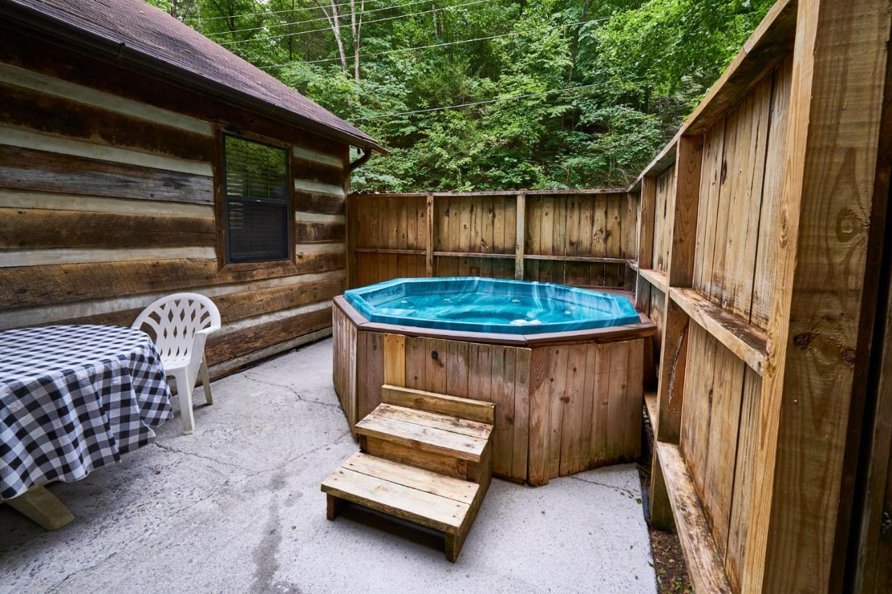 A Cabin In The Woods Pigeon Forge Ngoại thất bức ảnh