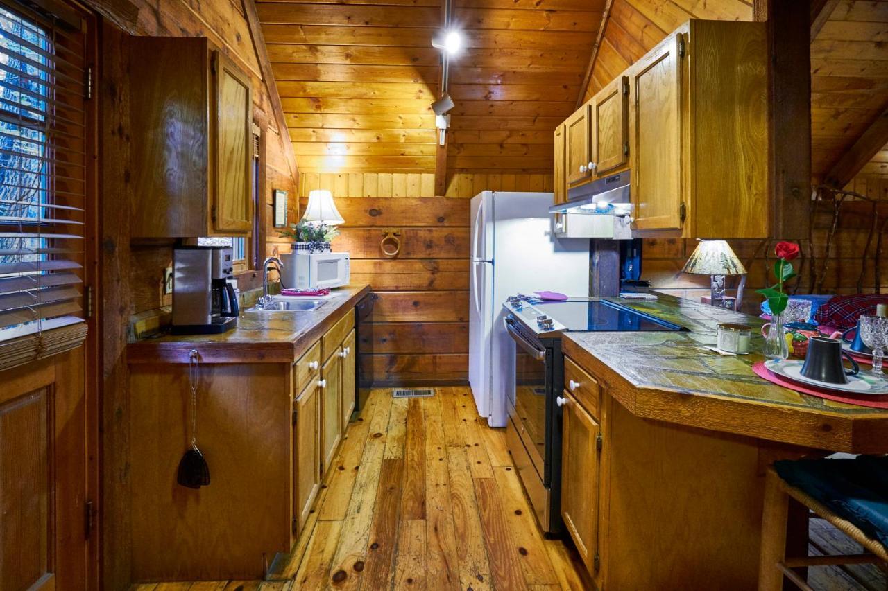 A Cabin In The Woods Pigeon Forge Ngoại thất bức ảnh