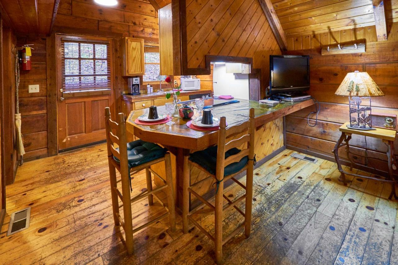 A Cabin In The Woods Pigeon Forge Ngoại thất bức ảnh
