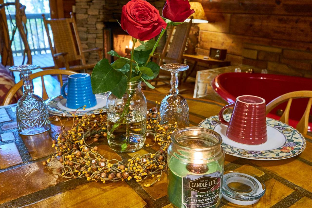 A Cabin In The Woods Pigeon Forge Ngoại thất bức ảnh